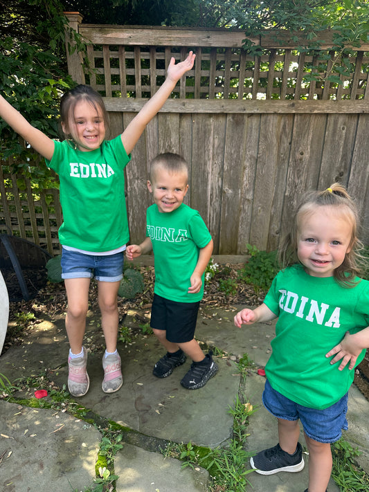Littles + Youth Kelly Green T with Vinyl white Edina