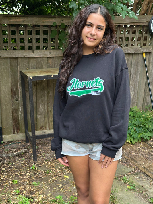 Hornets Appliqué Adult Crewneck